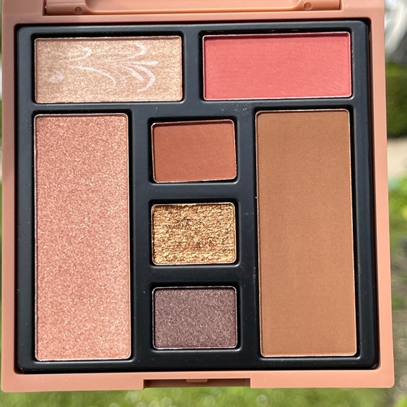 CIATE’ LOBDON Brazilian Glow Eye & Face Palette In Medium Dark - Picture 6 of 14